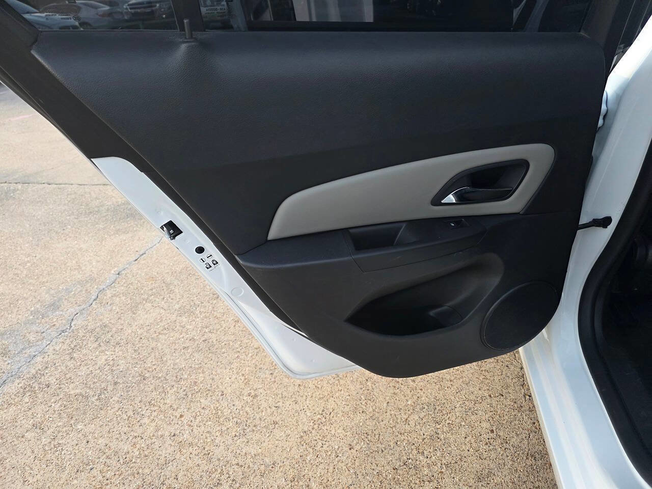 Used 2016 Chevrolet Cruze LS image 15