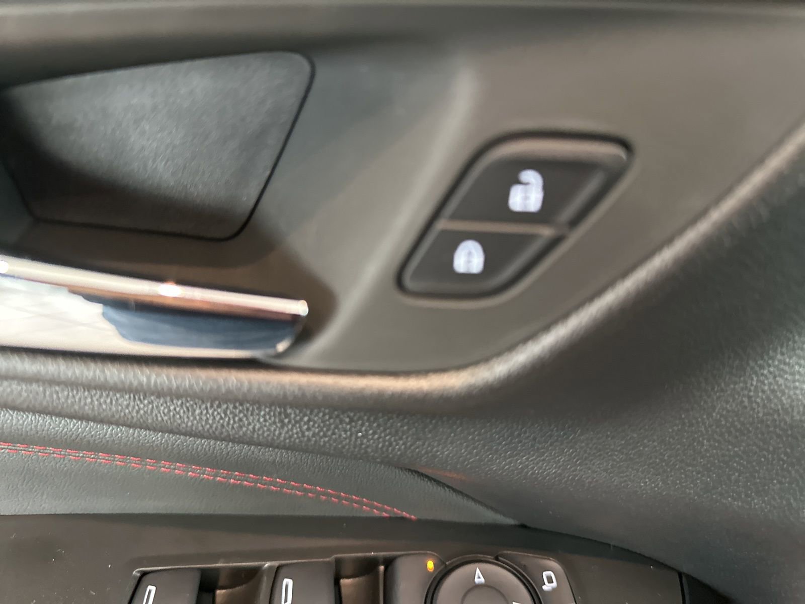 New 2026 Chevrolet Trax RS w/ Sunroof Package image 15