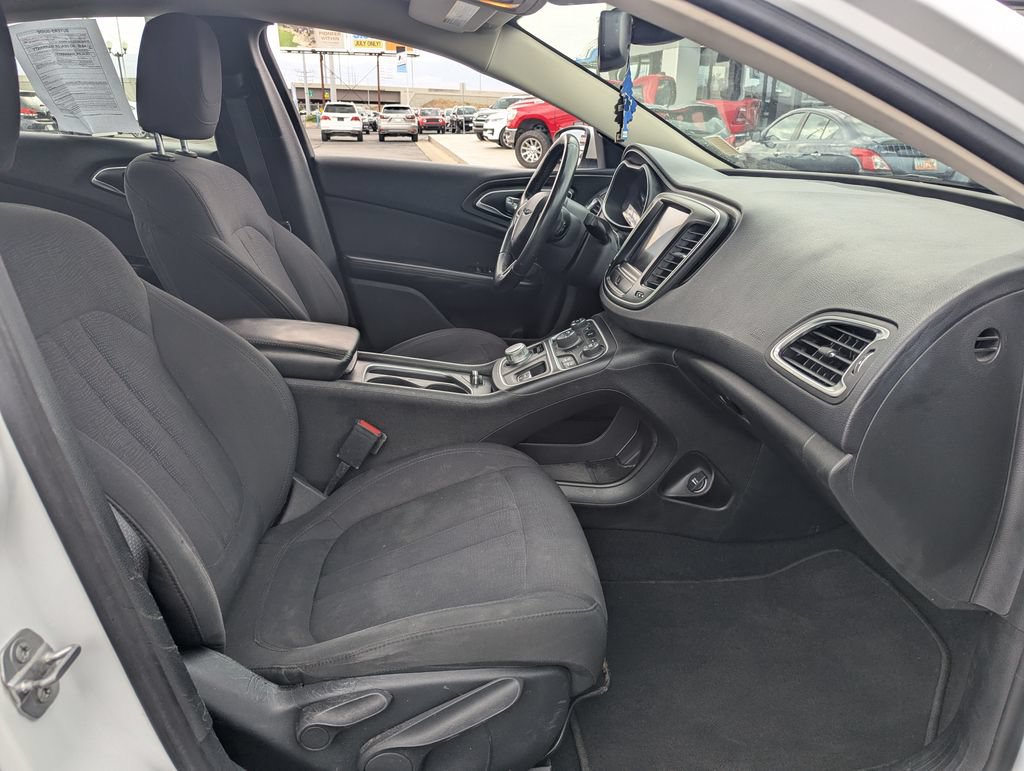 Used 2015 Chrysler 200 Limited w/ Convenience Group FWD image 22