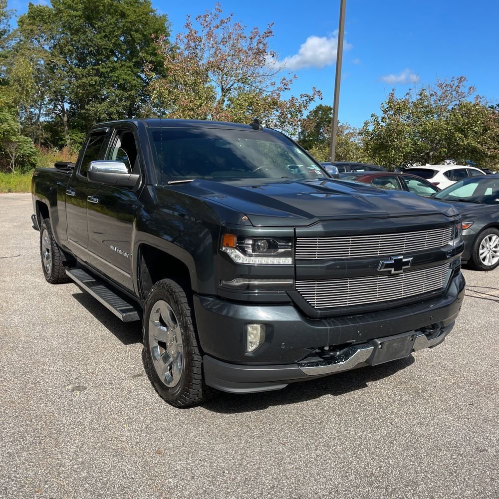 Used 2017 Chevrolet Silverado 1500 LTZ Z71 w/ LTZ Plus Package