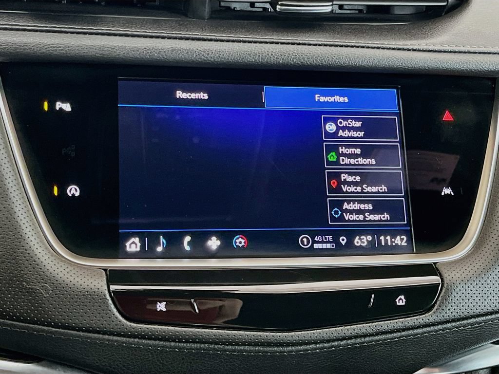 Used 2025 Cadillac XT6 Luxury w/ LPO, Floor Liner Package AWD/4WD image 13