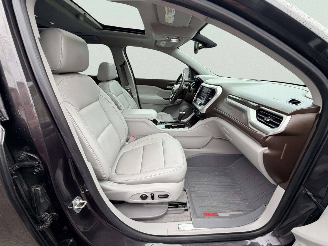 Used 2017 GMC Acadia SLT w/ LPO, Floor Liner Package AWD/4WD image 34