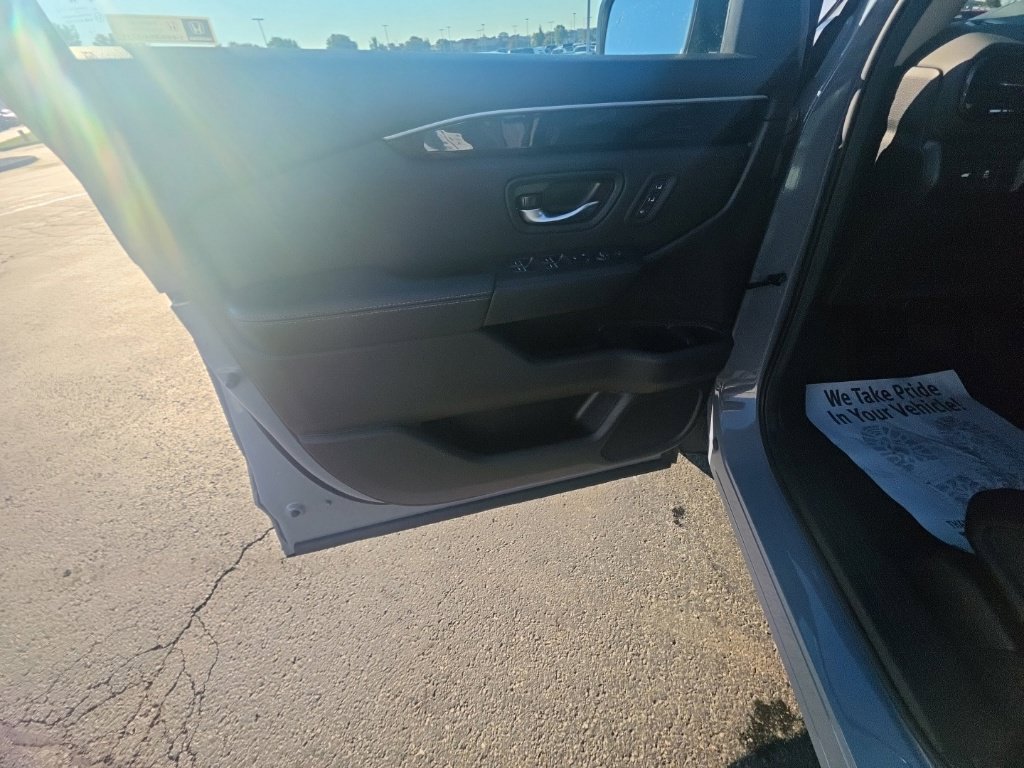 Certified 2025 Honda Pilot Touring image 13