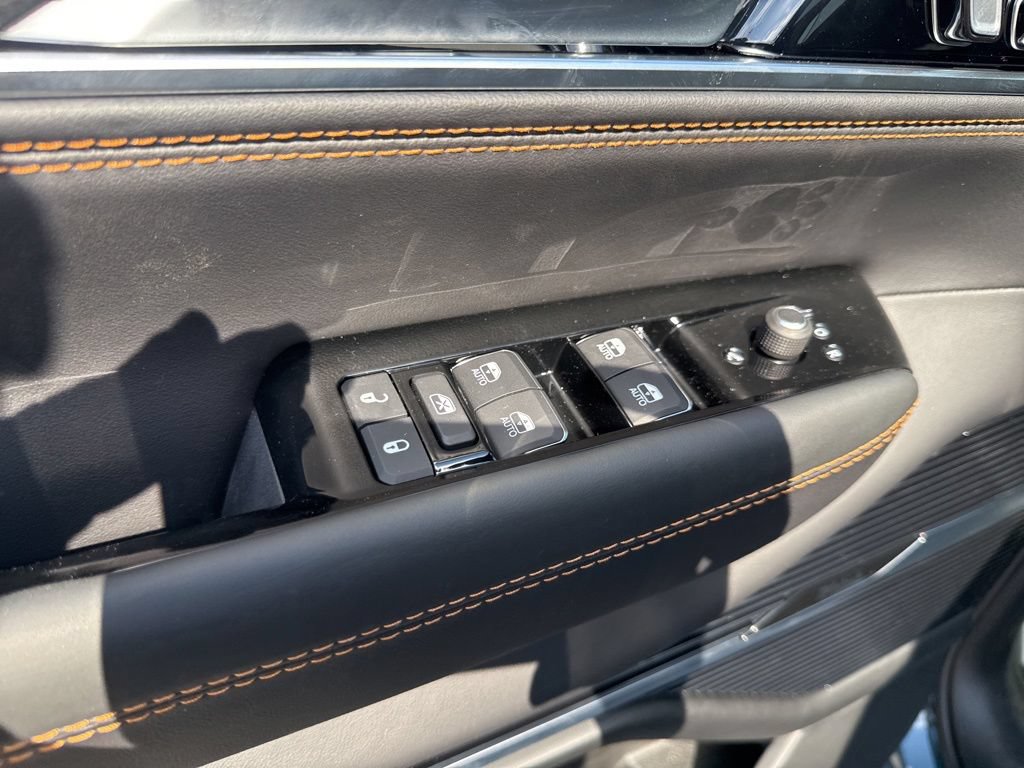 New 2026 Jeep Grand Wagoneer Summit AWD/4WD image 22