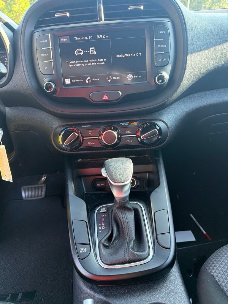 Certified 2022 Kia Soul LX FWD image 15