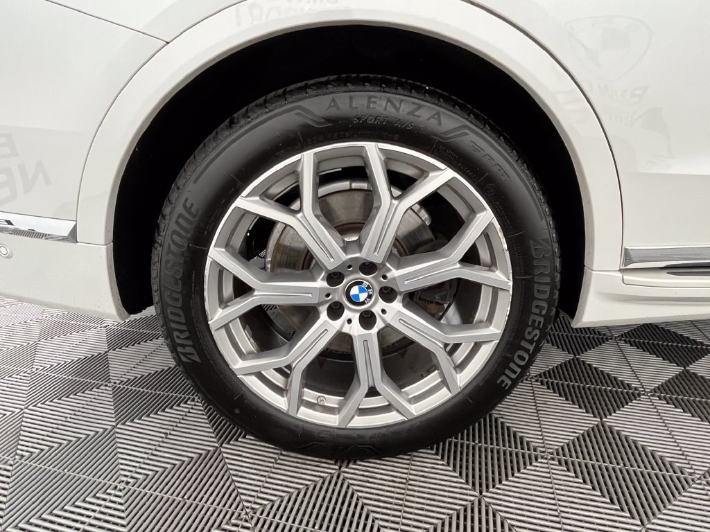 Used 2021 BMW X7 xDrive40i w/ Luxury Seating Package AWD/4WD image 12