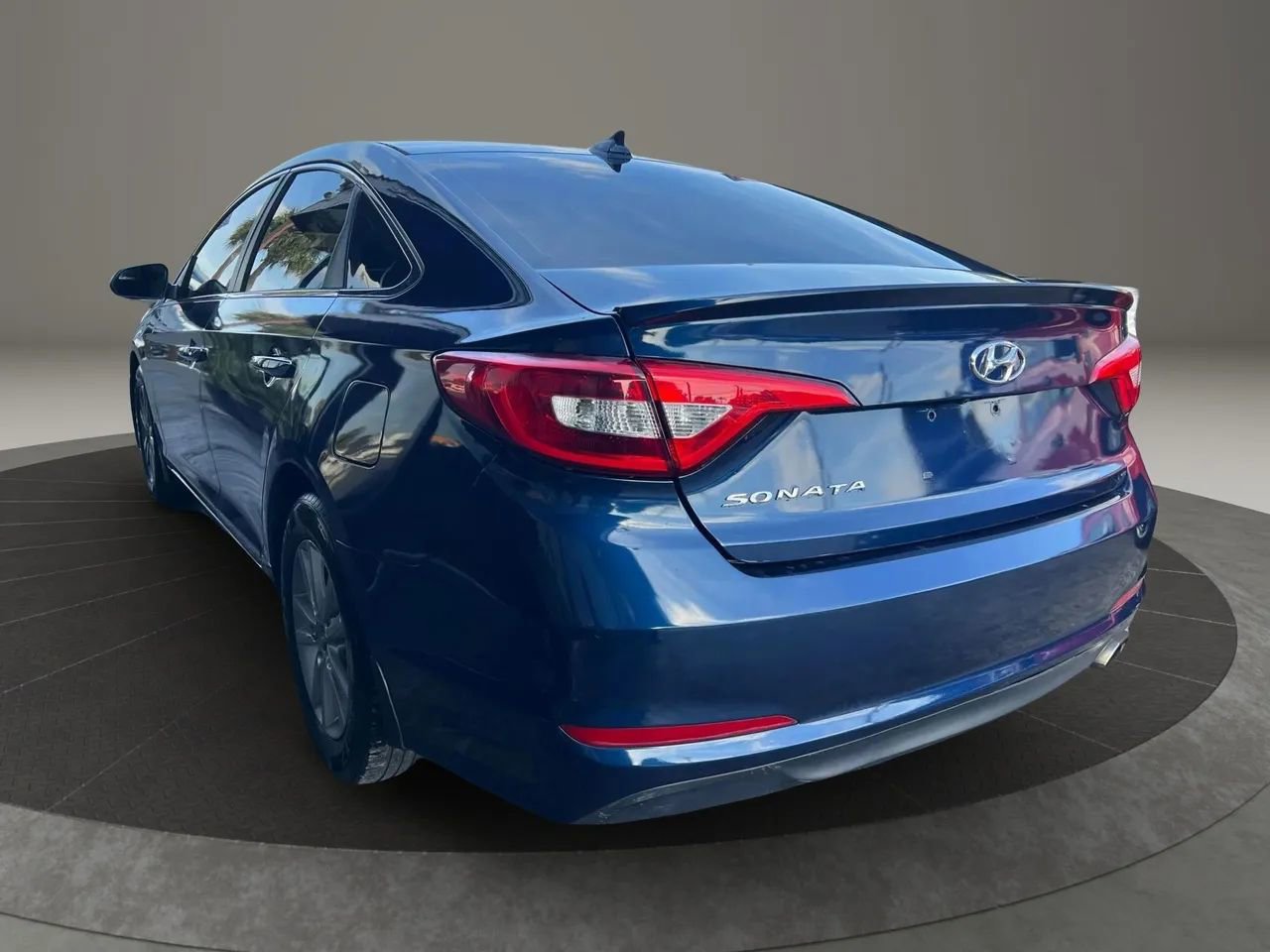 Used 2015 Hyundai Sonata SE w/ Option Group 09 FWD image 6