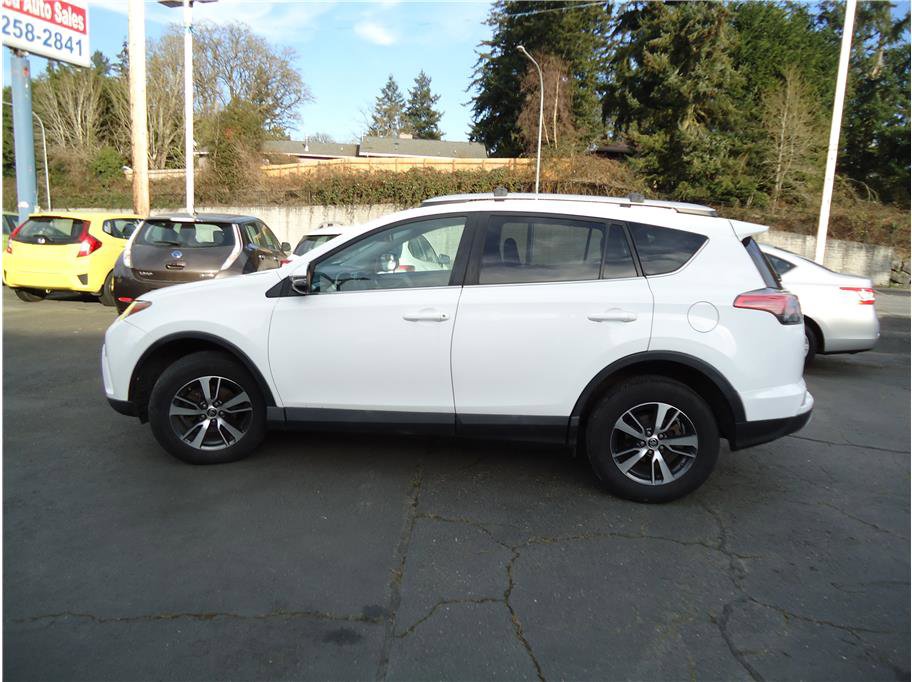 Used 2016 Toyota RAV4 XLE FWD image 9