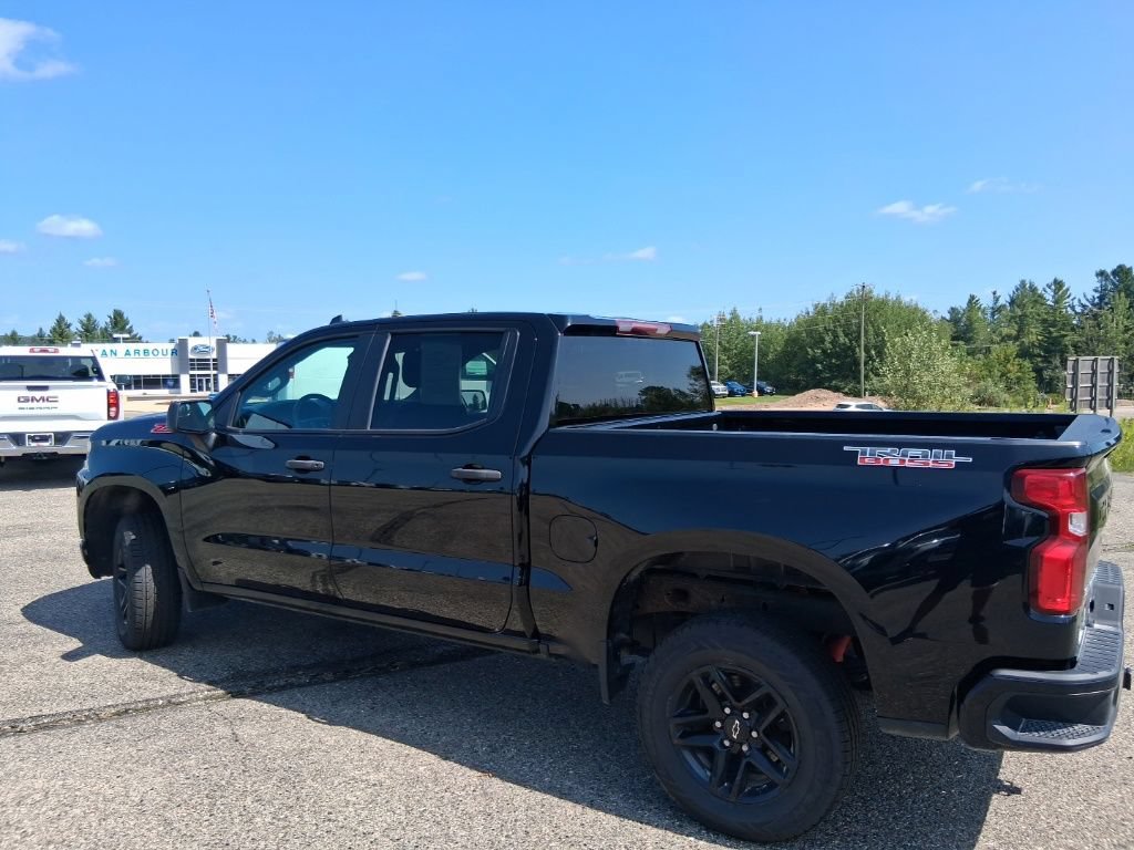 Used 2022 Chevrolet Silverado 1500 Custom Trail Boss AWD/4WD image 3