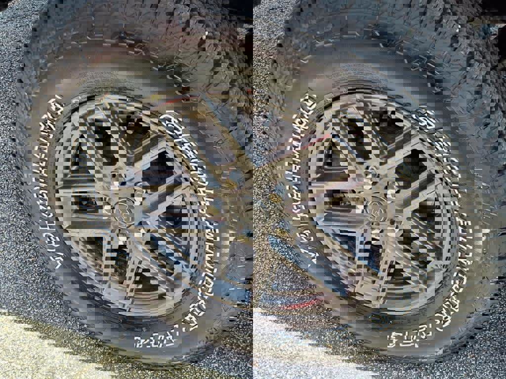 Used 2024 Jeep Gladiator Sport image 16