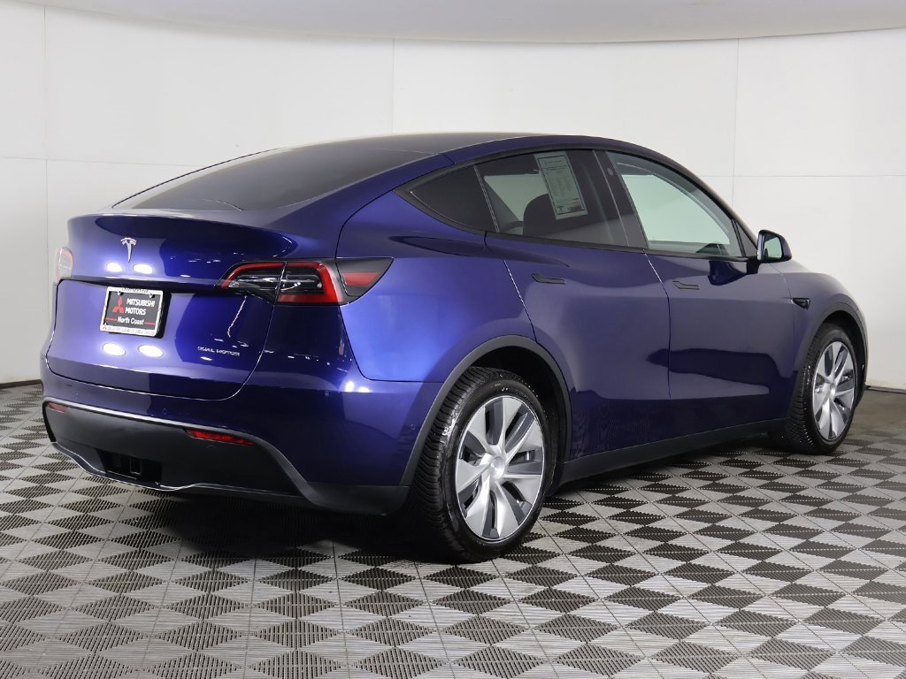 Used 2021 Tesla Model Y Long Range image 11
