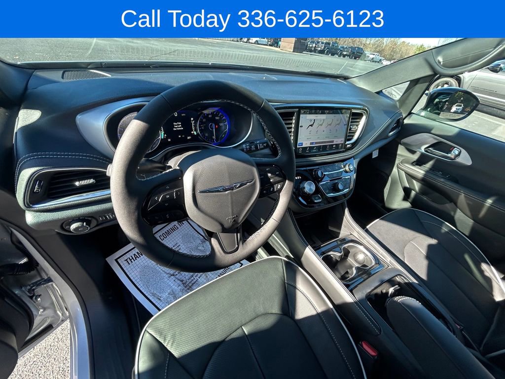 New 2026 Chrysler Pacifica Limited w/ S Appearance Package FWD image 23