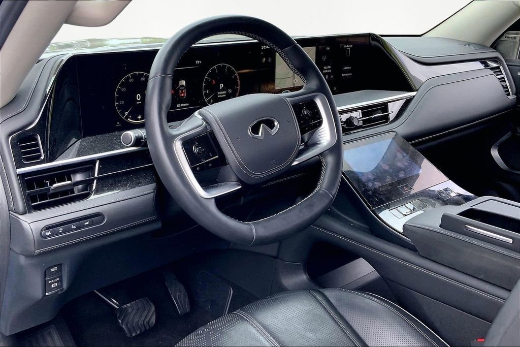 Used 2025 INFINITI QX80 Sensory image 12
