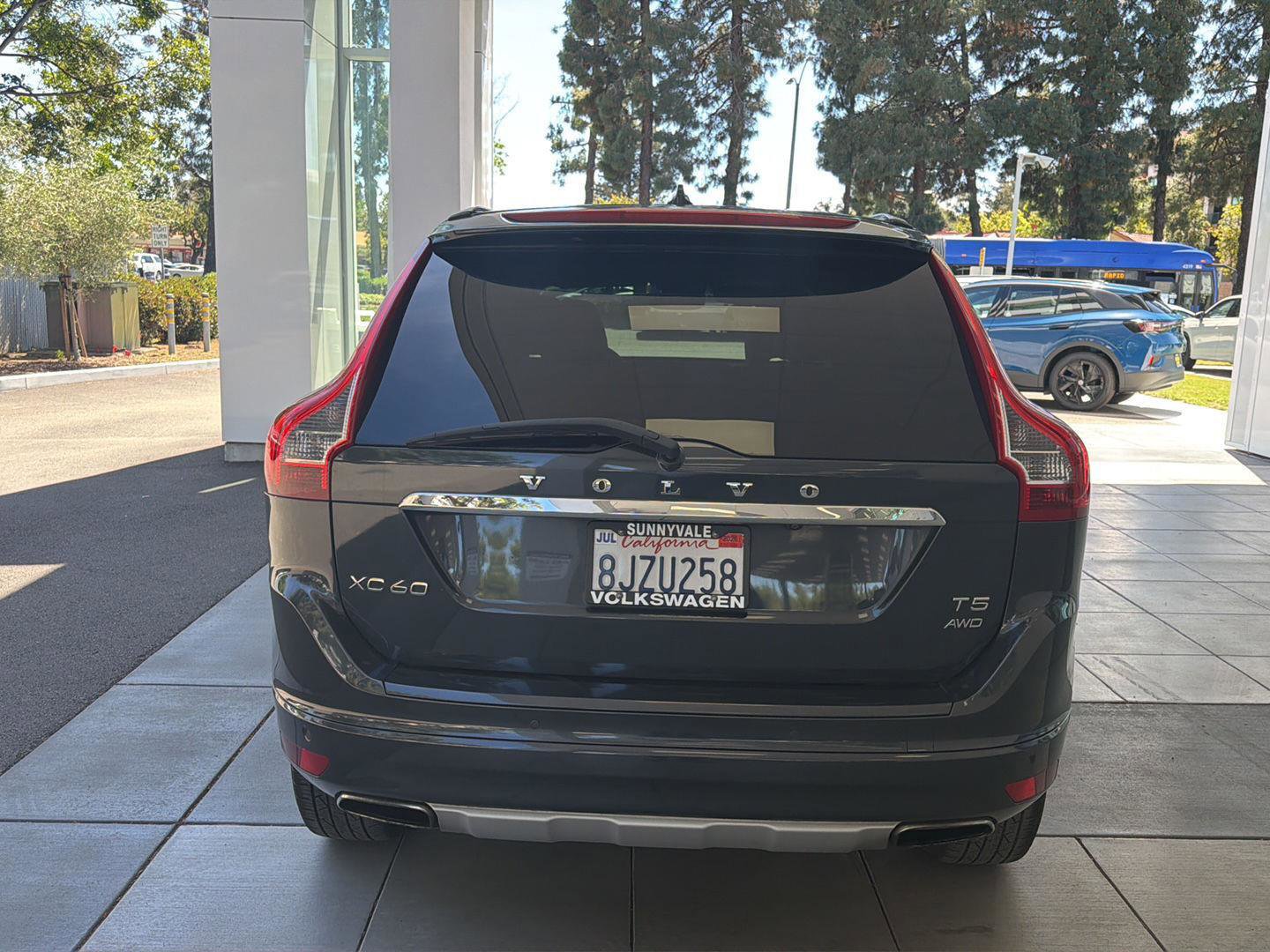 Used 2016 Volvo XC60 T5 Premier w/ Proximity Package AWD/4WD image 5