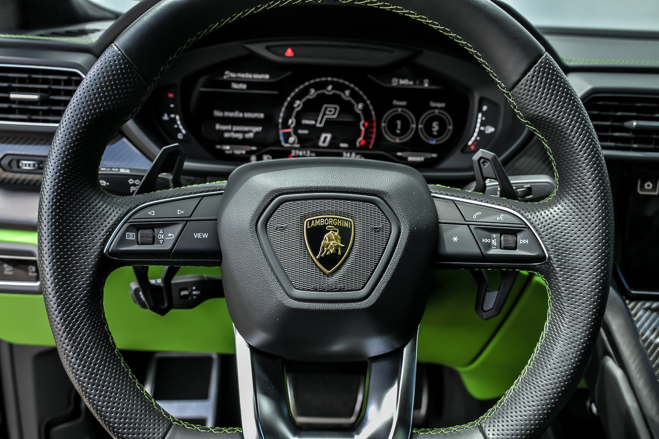 Used 2022 Lamborghini Urus AWD/4WD image 31