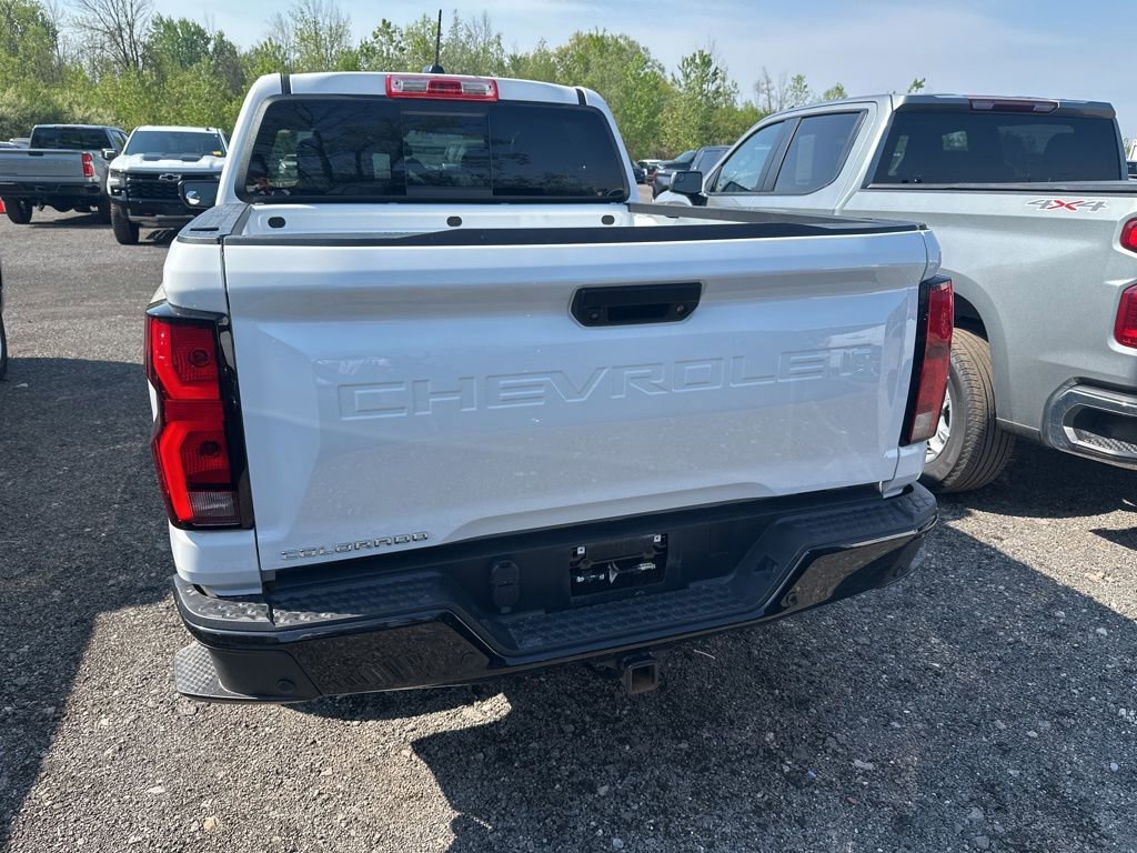 Used 2024 Chevrolet Colorado Z71 w/ Z71 Convenience Package 2 AWD/4WD image 3
