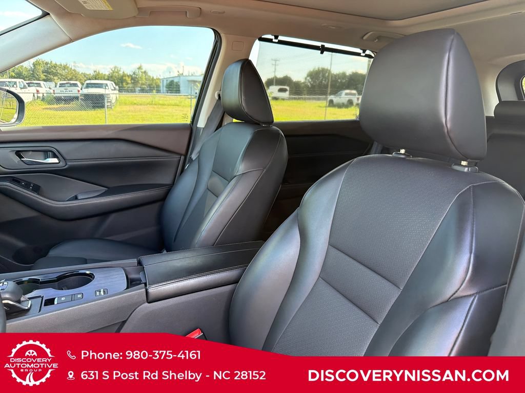 Certified 2023 Nissan Rogue SV w/ SV Premium Package FWD image 17