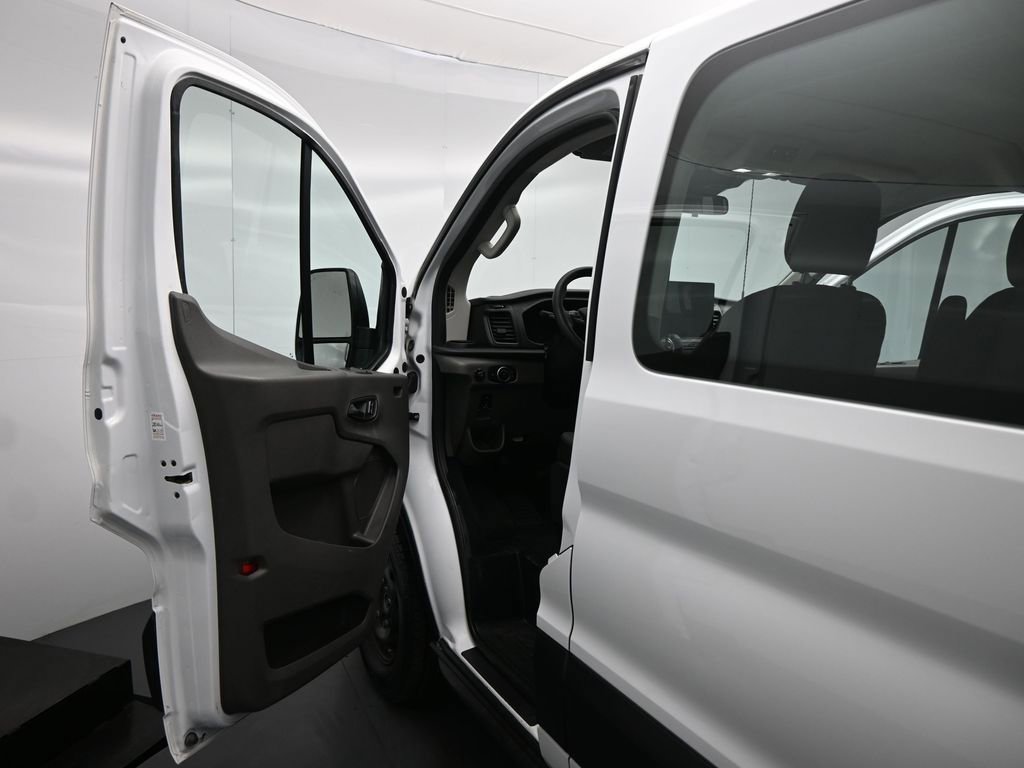 Certified 2022 Ford Transit 350 XLT image 9