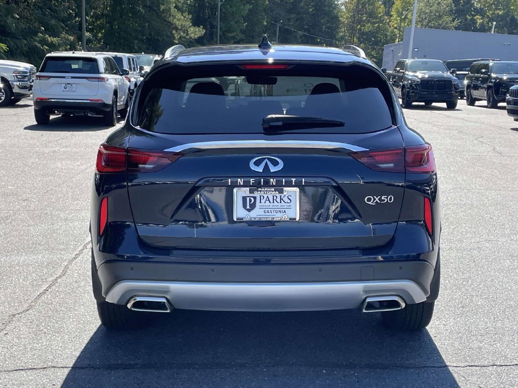 Used 2023 INFINITI QX50 Luxe FWD image 7