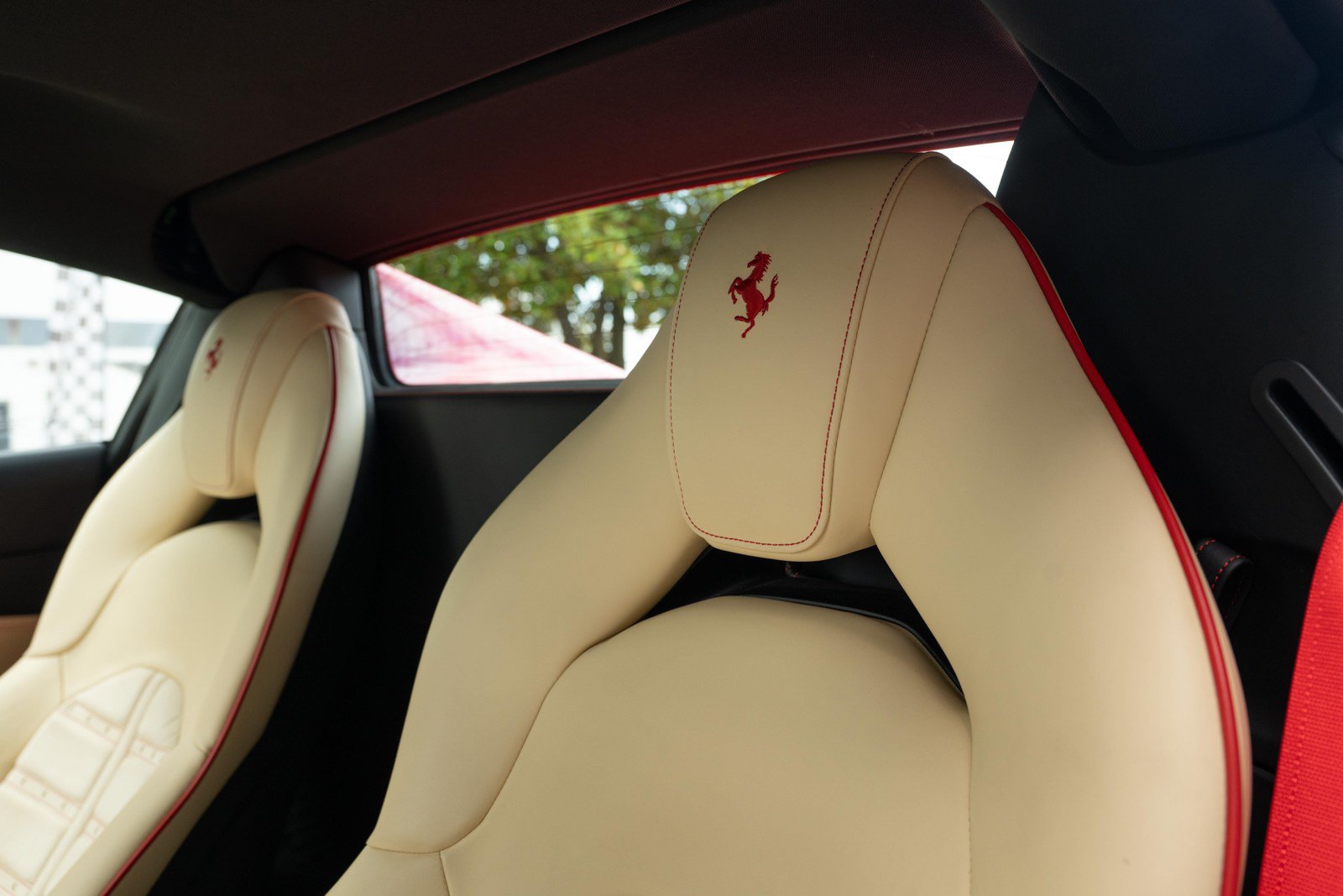 Used 2023 Ferrari F8 Tributo RWD image 51