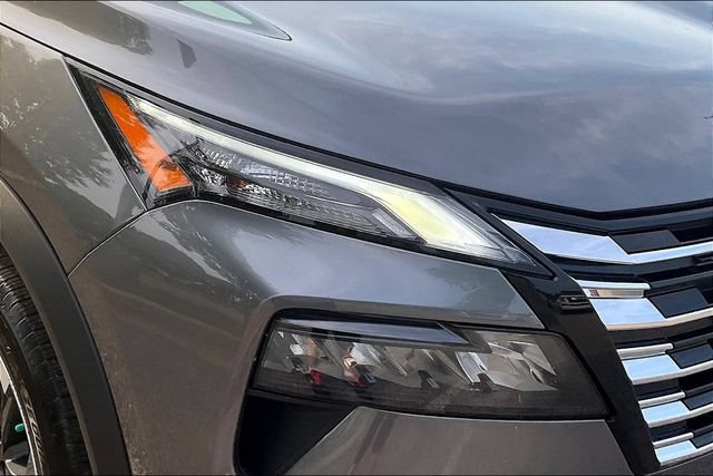 Certified 2026 Nissan Rogue SV FWD image 27
