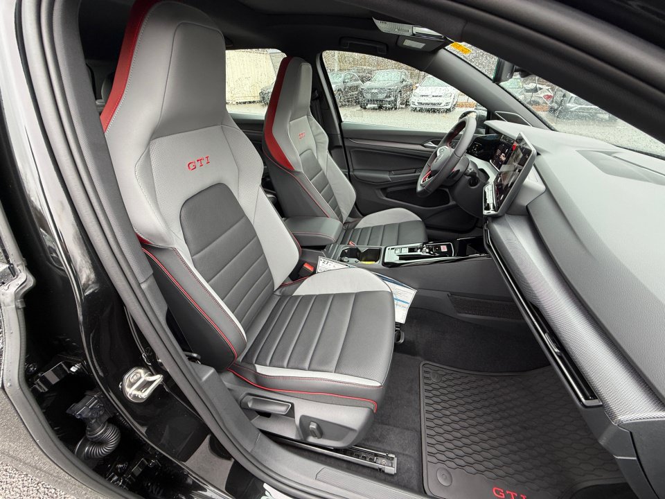 New 2026 Volkswagen GTI SE image 28