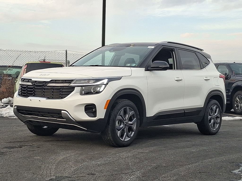 Certified 2024 Kia Seltos S image 3