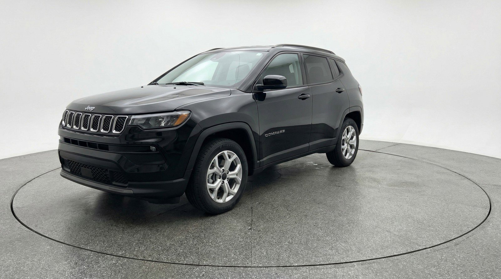 Used 2025 Jeep Compass Latitude image 2
