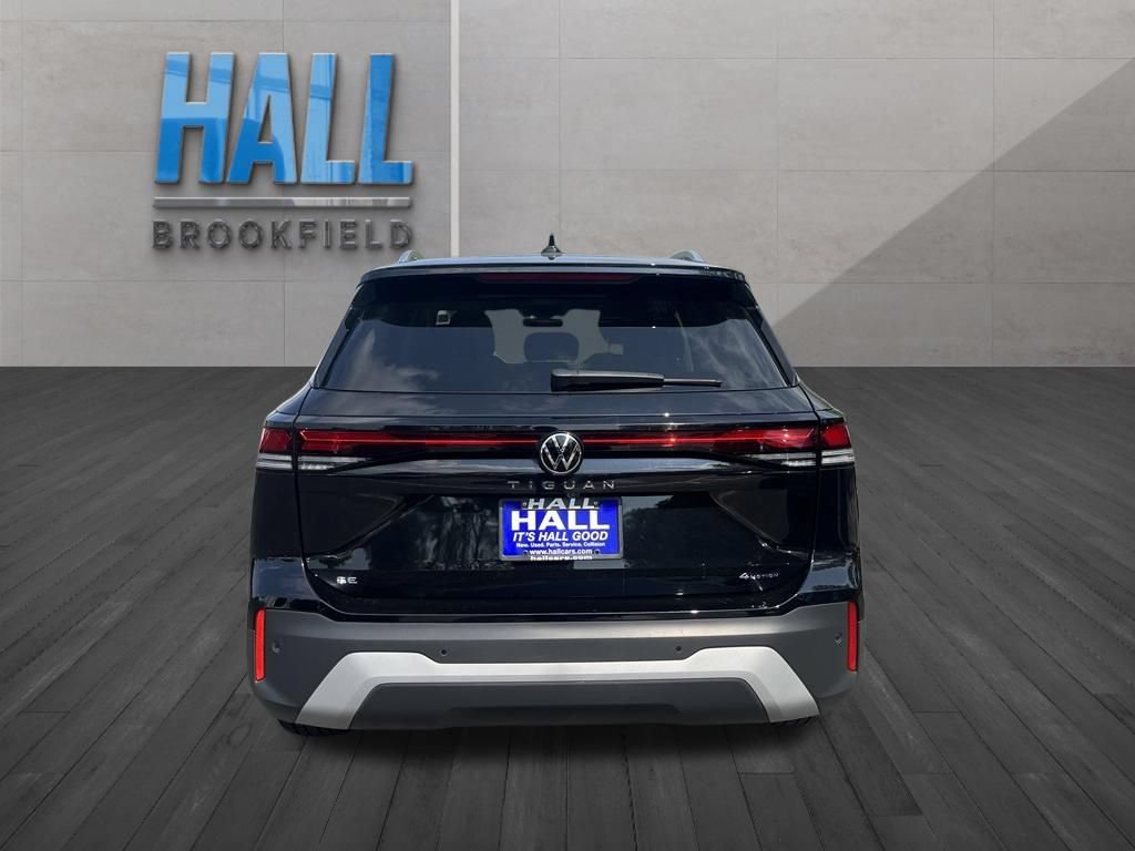 Certified 2025 Volkswagen Tiguan SE w/ Panoramic Sunroof Package AWD/4WD image 5