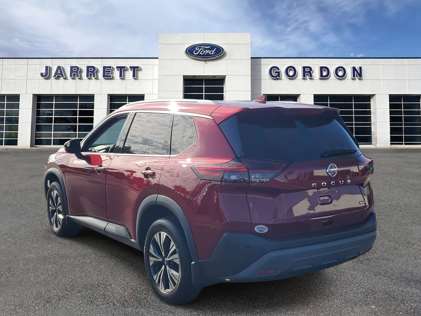Used 2021 Nissan Rogue SV w/ Premium Package FWD image 3