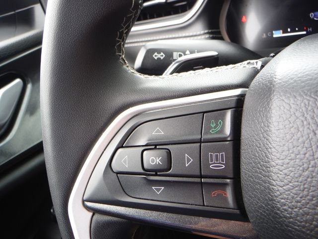 Used 2023 Jeep Grand Cherokee L Laredo AWD/4WD image 32