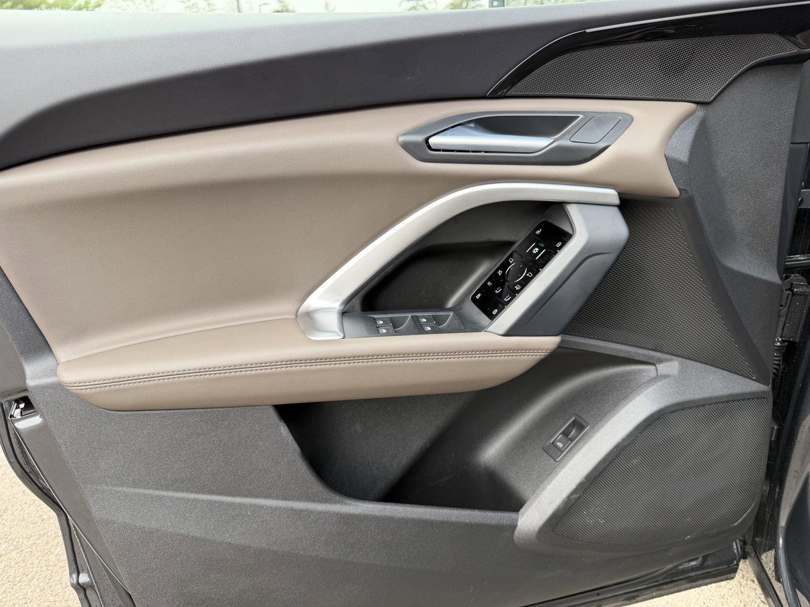 Used 2025 Audi Q5 Premium w/ Convenience Package image 12