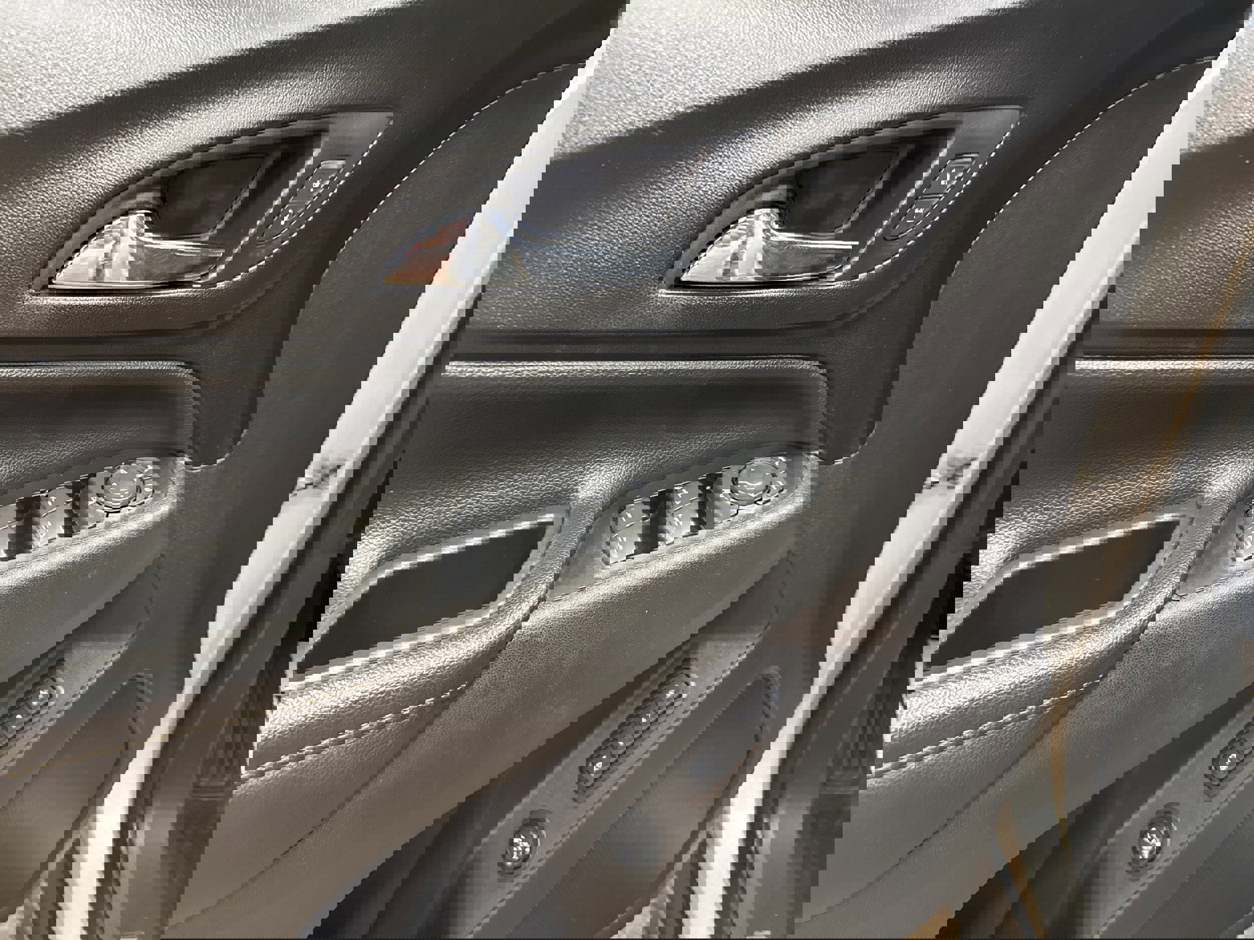 Used 2020 Chevrolet Equinox Premier image 27