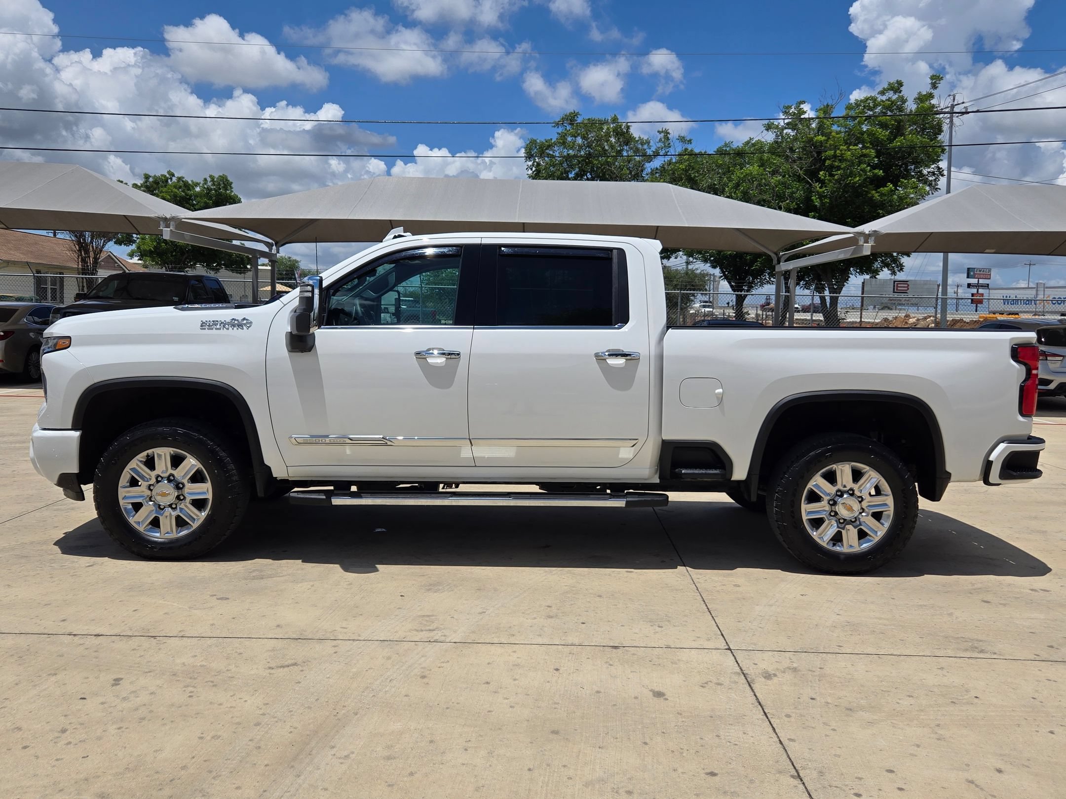 Certified 2025 Chevrolet Silverado 3500 High Country w/ High Country Premium Package AWD/4WD image 4