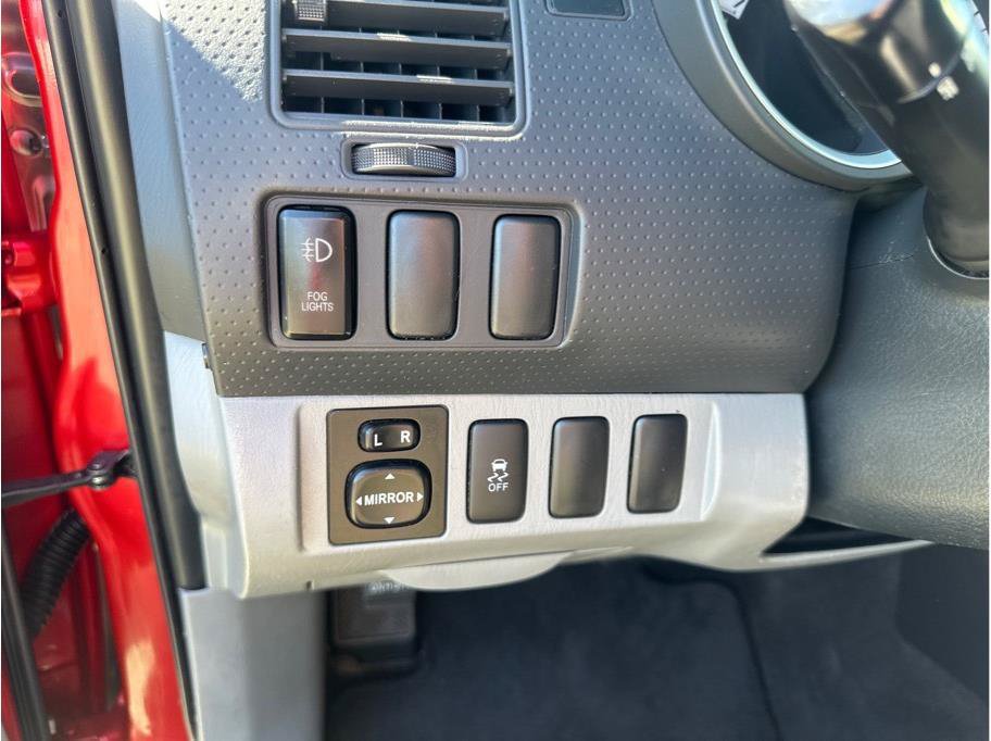 Used 2014 Toyota Tacoma PreRunner w/ Convenience Package RWD image 17