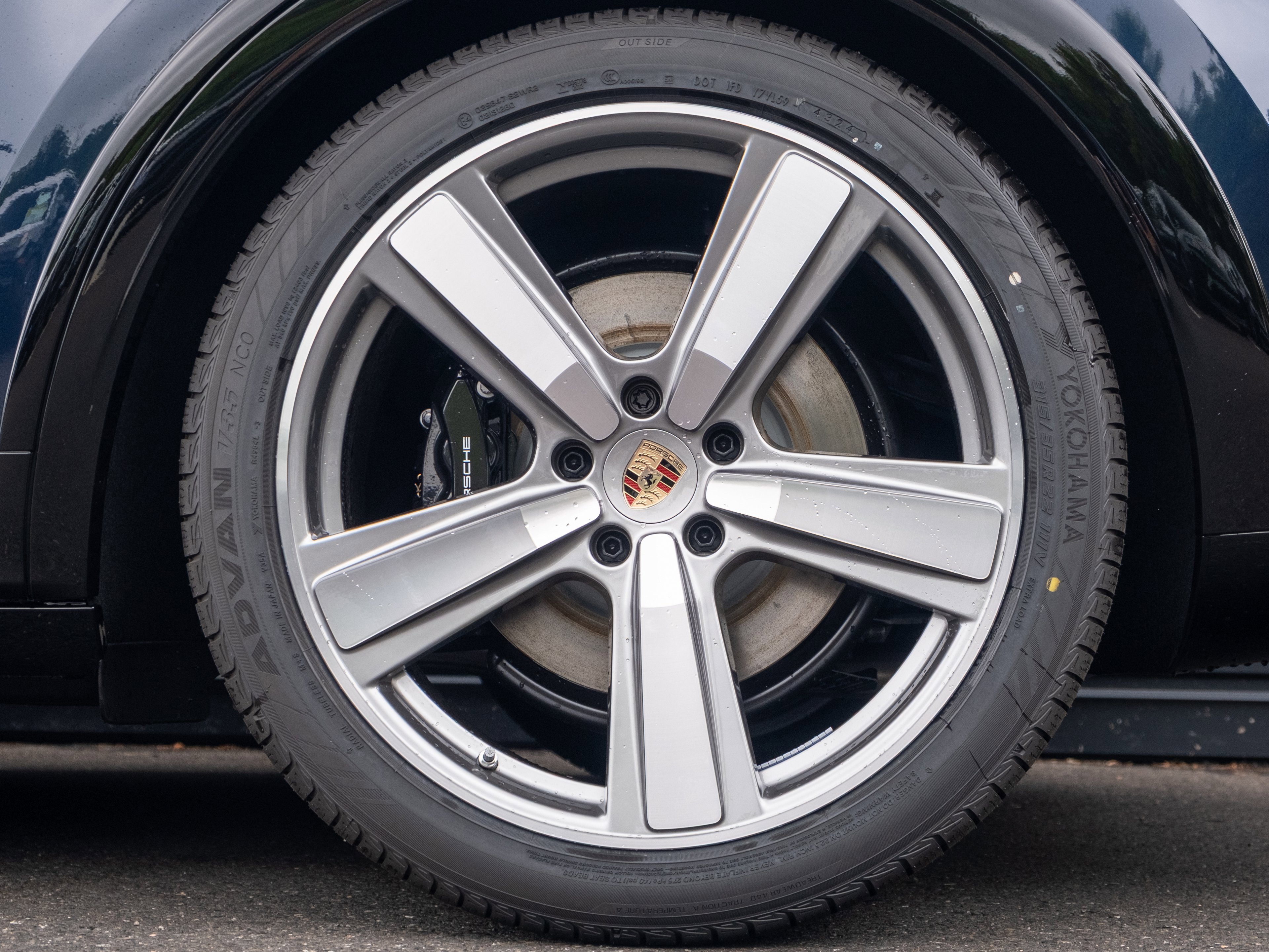 New 2025 Porsche Cayenne GTS image 13