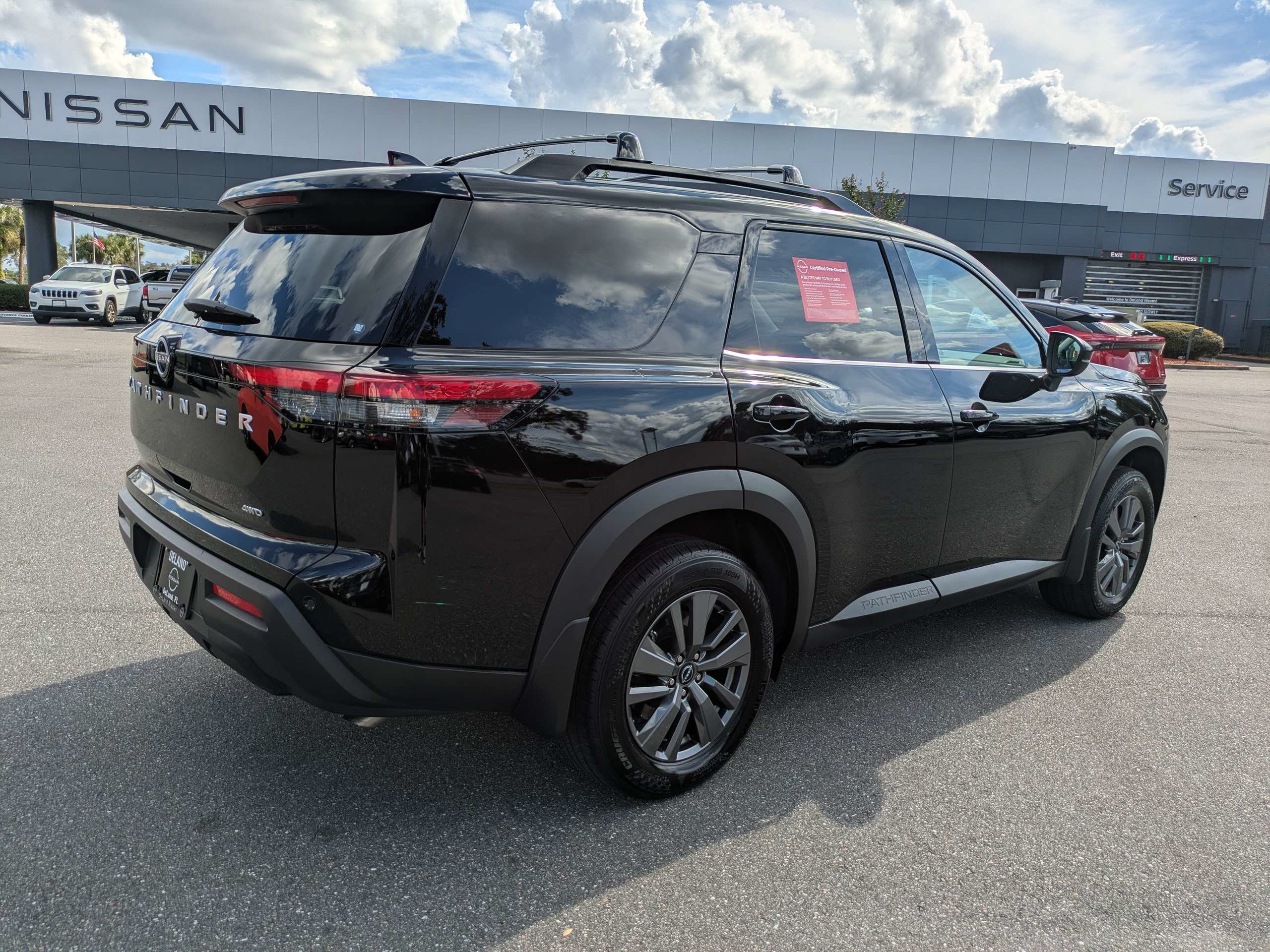 Certified 2025 Nissan Pathfinder SV AWD/4WD image 4