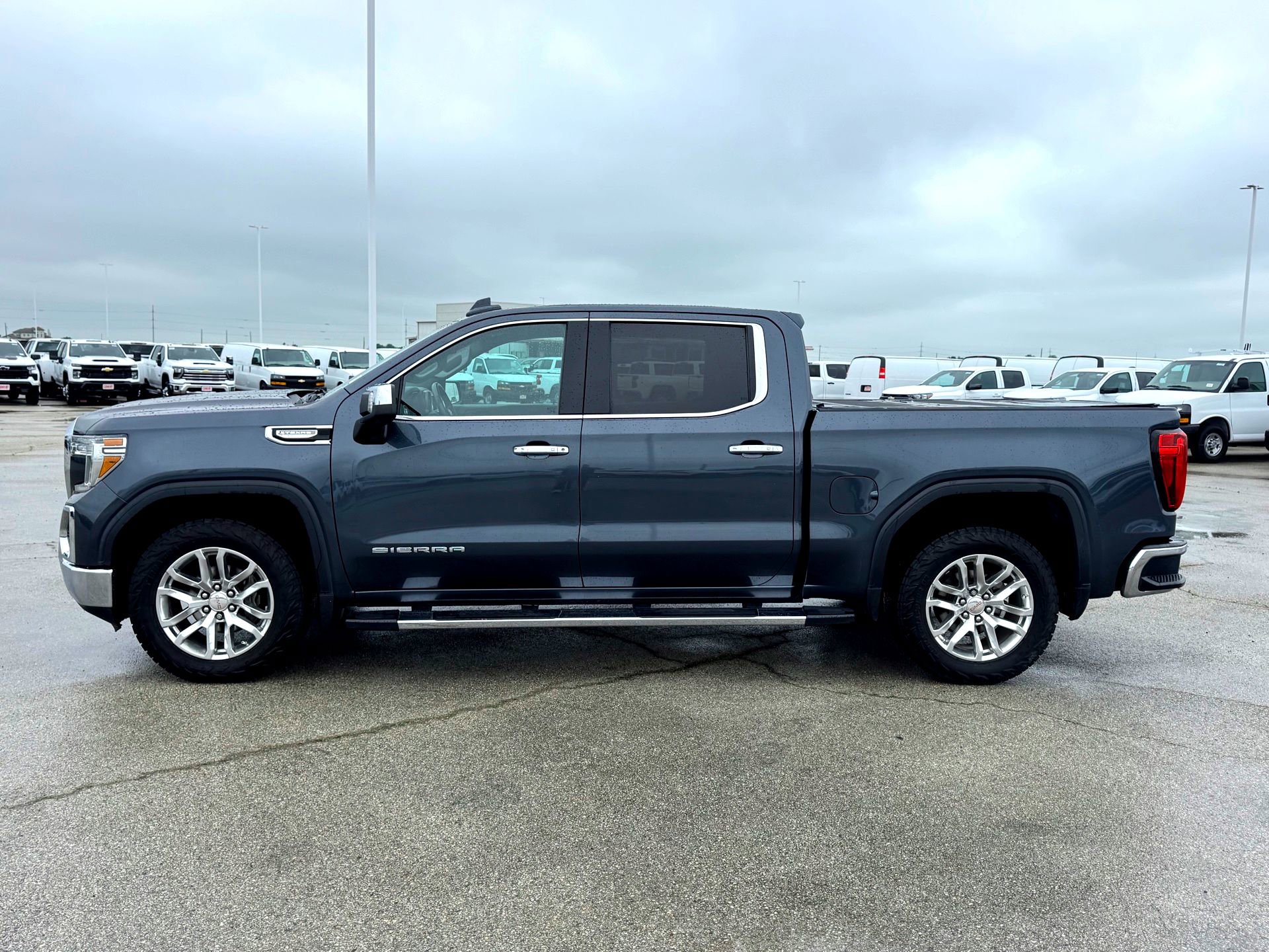 Used 2020 GMC Sierra 1500 SLT RWD image 10