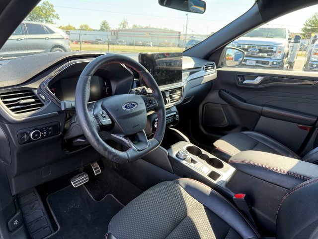 Used 2023 Ford Escape ST-Line Select w/ Tech Pack #1 AWD/4WD image 13