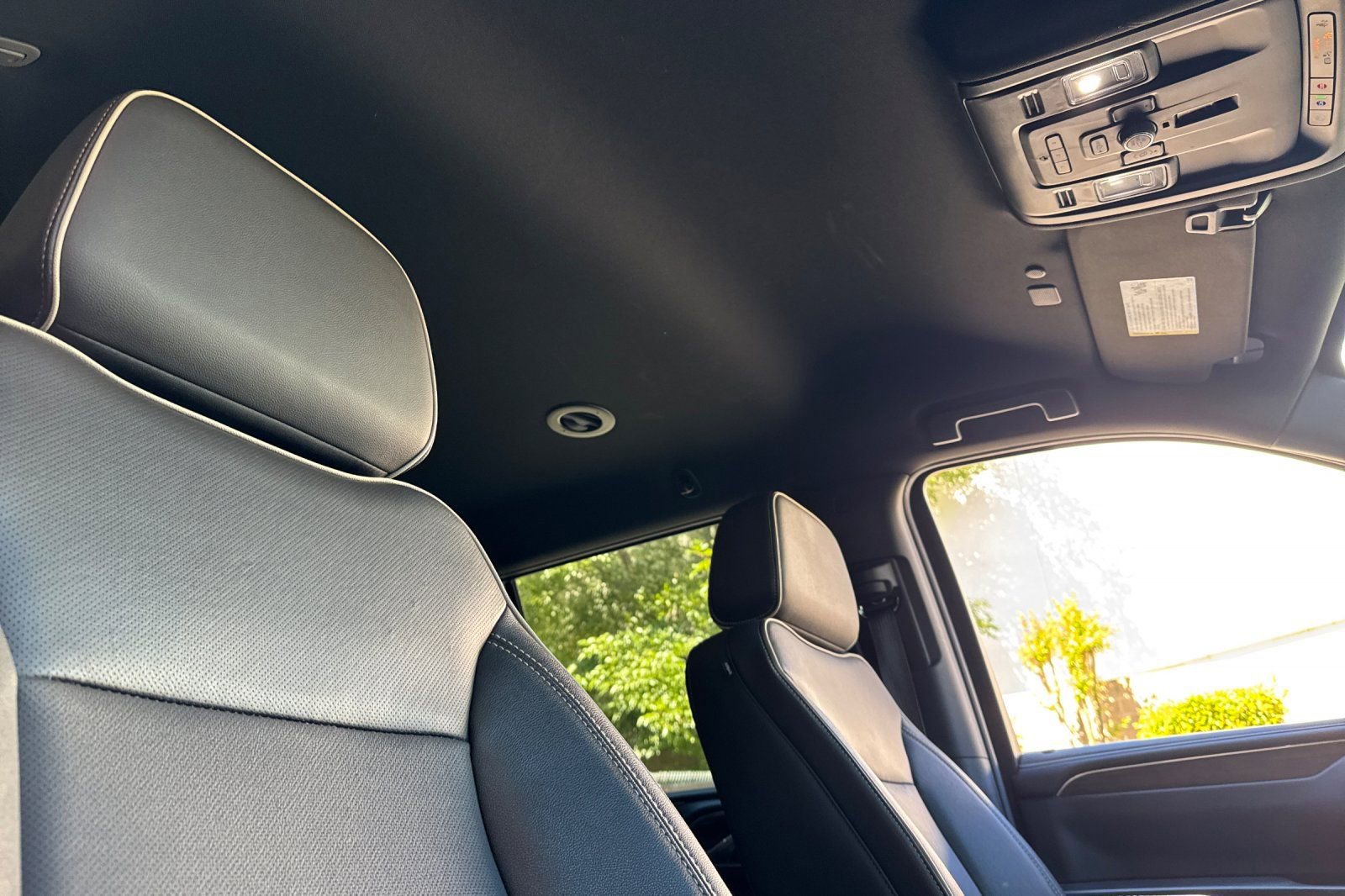 Used 2024 Chevrolet Suburban Premier image 20