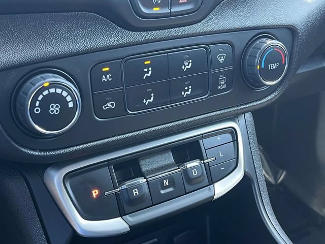 Used 2024 GMC Terrain SLE FWD image 30