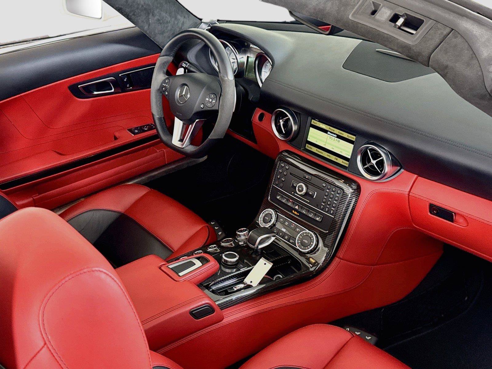 Used 2012 Mercedes-Benz SLS AMG Roadster image 28