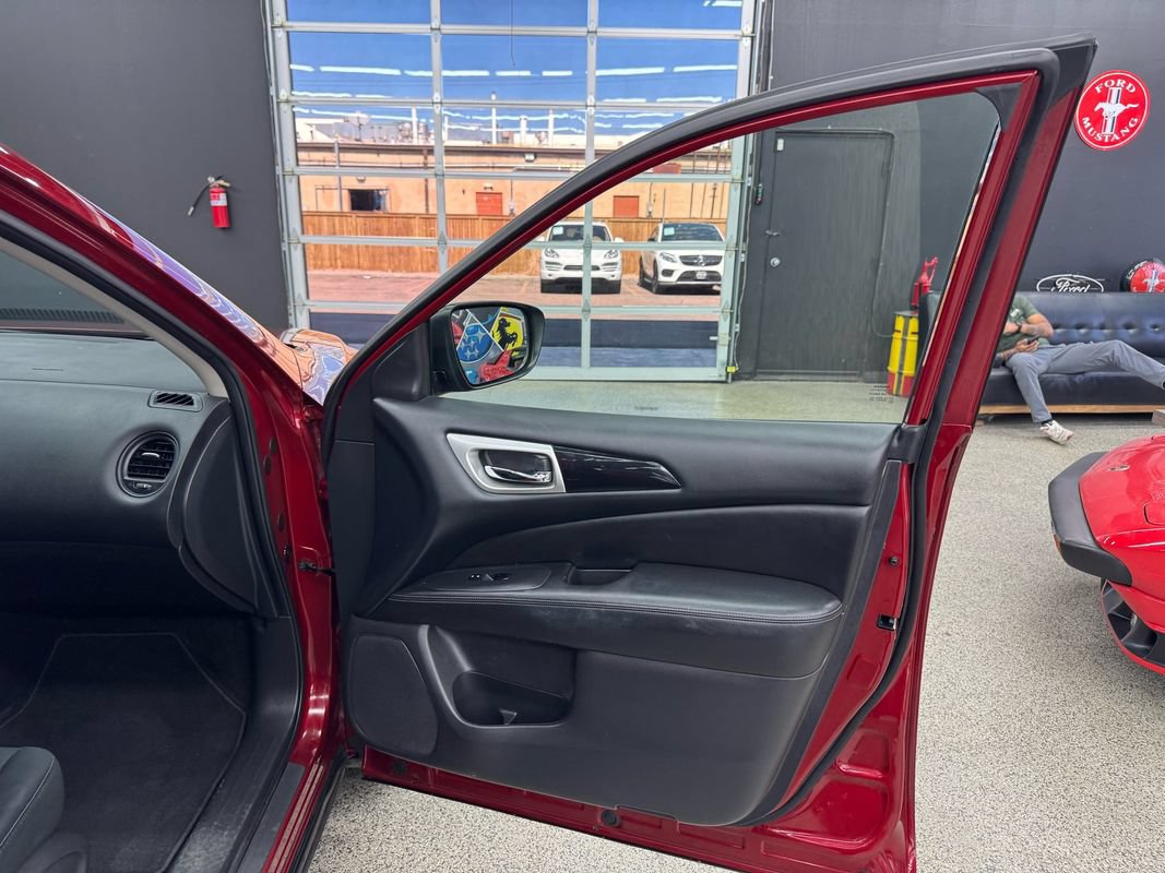 Used 2018 Nissan Pathfinder S AWD/4WD image 22