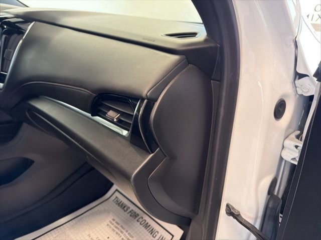 Used 2024 Chevrolet Traverse RS image 28