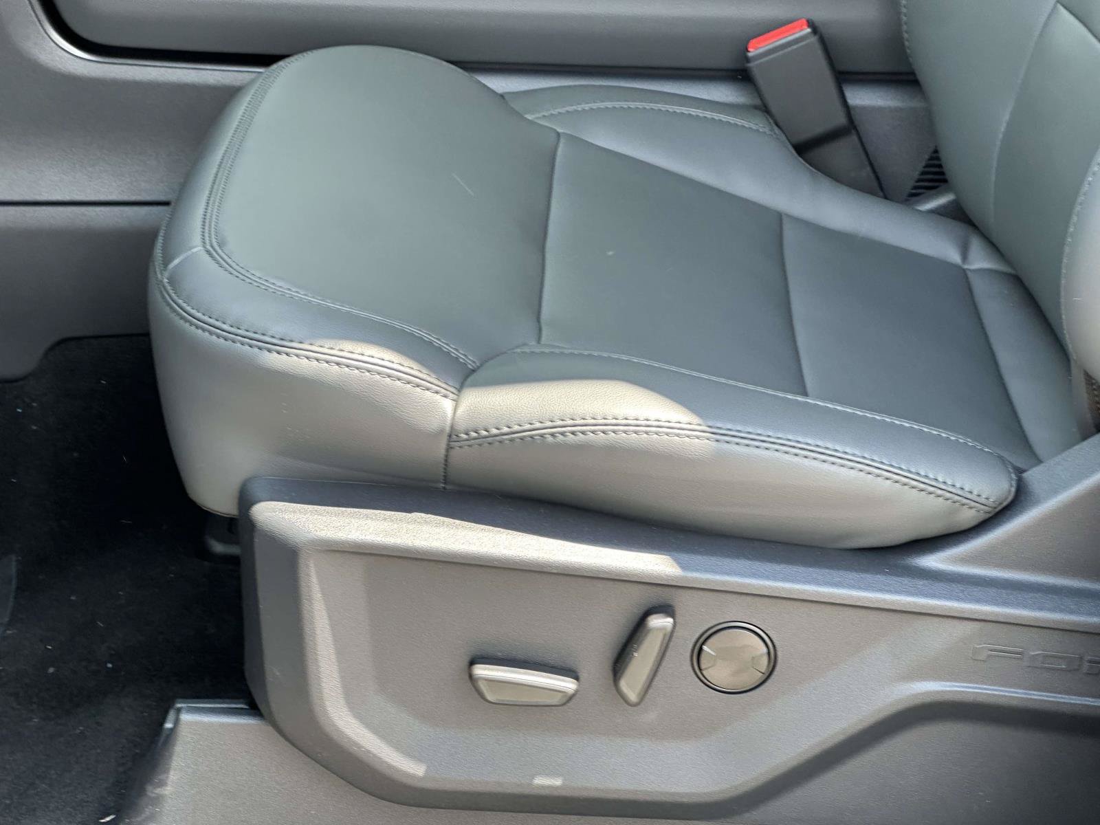 New 2026 Ford Expedition Active AWD/4WD image 14