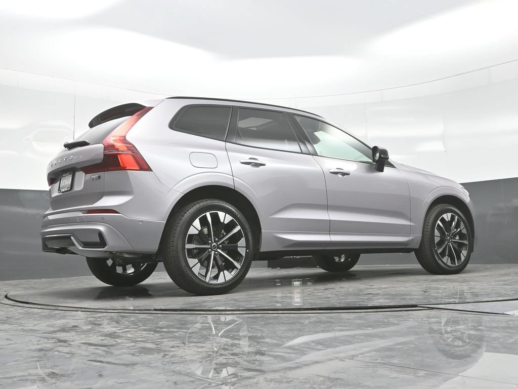 New 2026 Volvo XC60 B5 Plus w/ Climate Package PRO AWD/4WD image 28