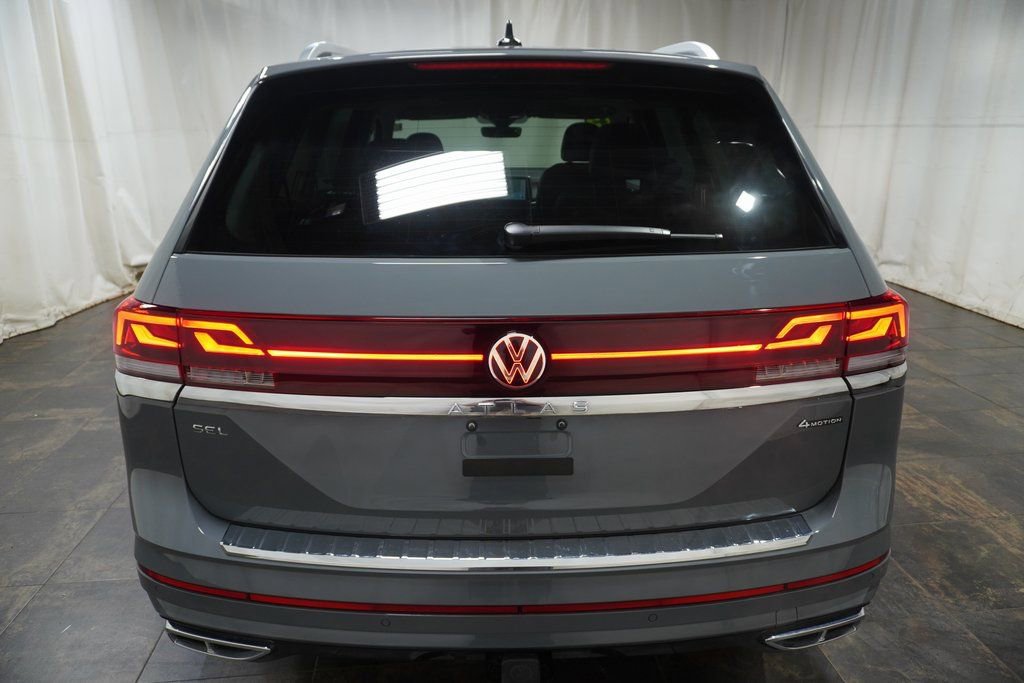 Used 2025 Volkswagen Atlas SEL Premium R-Line AWD/4WD image 4