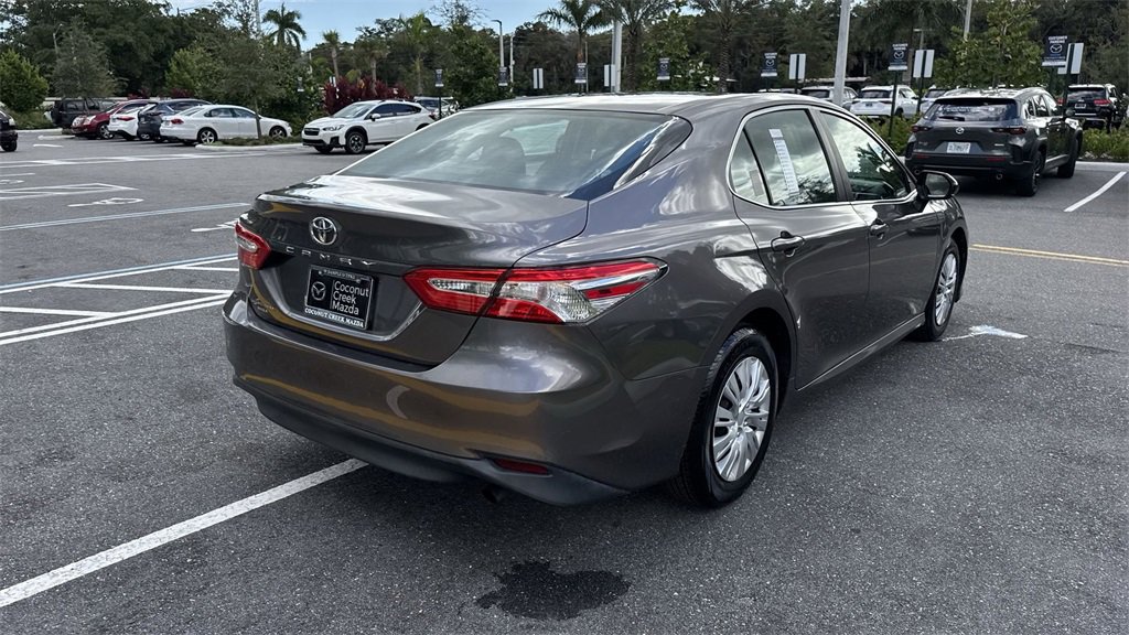 Used 2018 Toyota Camry L image 4