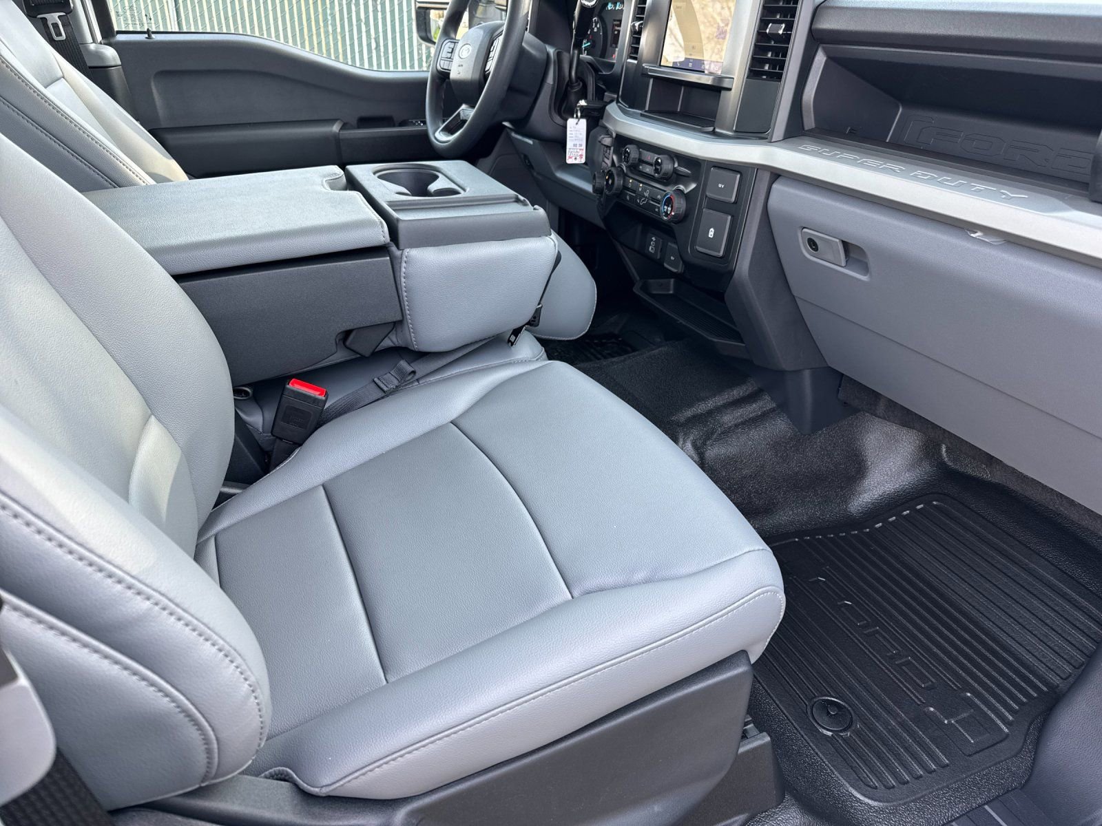 New 2026 Ford F250 XL w/ XL Chrome Package image 15