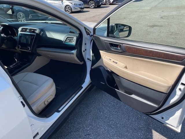 Used 2019 Subaru Outback 2.5i Limited AWD/4WD image 14